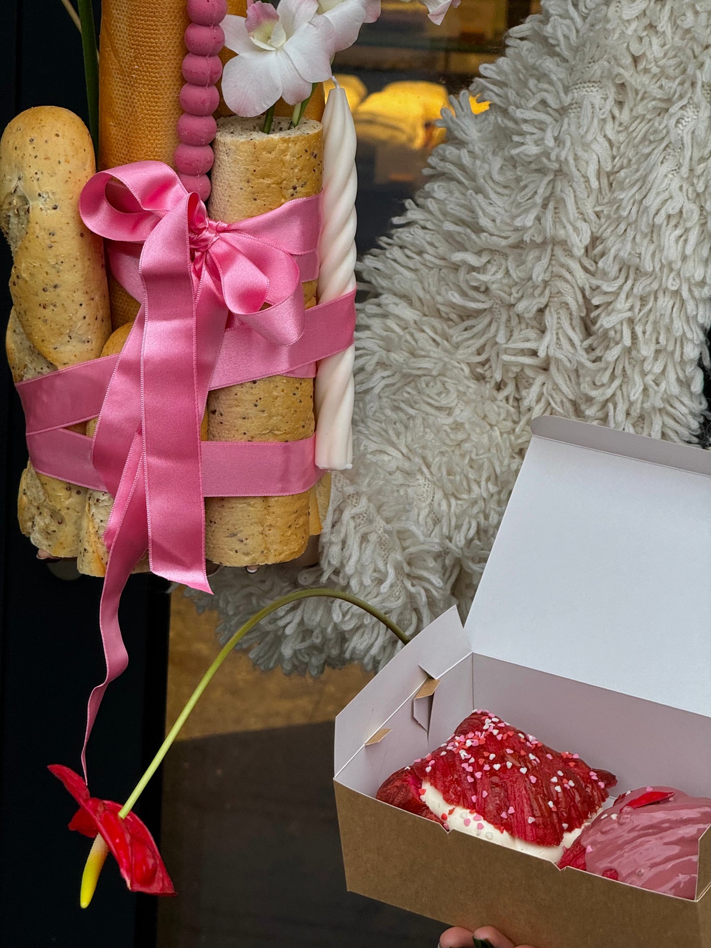 KASDIENYBĖS BAKEHOUSE X KVIETKOS X FLAMEBOYANT V DAY SPECIAL BOX